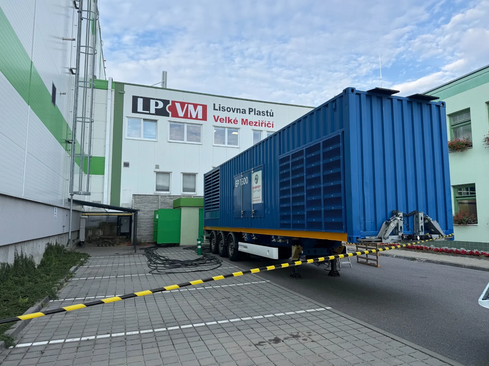 Elektrocentrála Energy Partner při napájení Lisovny plastů Velké Meziříčí
