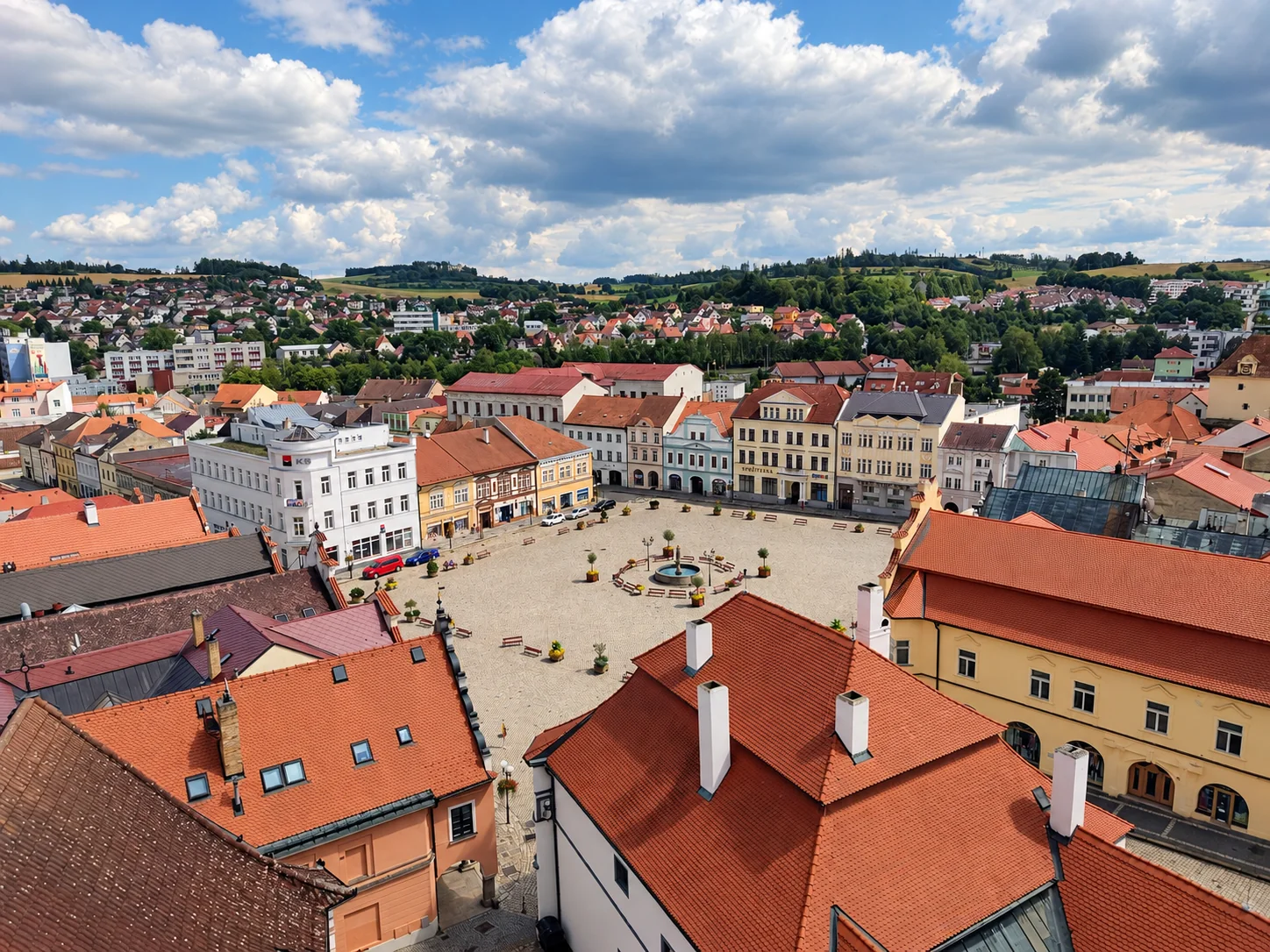 Pohled na Masarykovo náměstí v Pelhřimově
