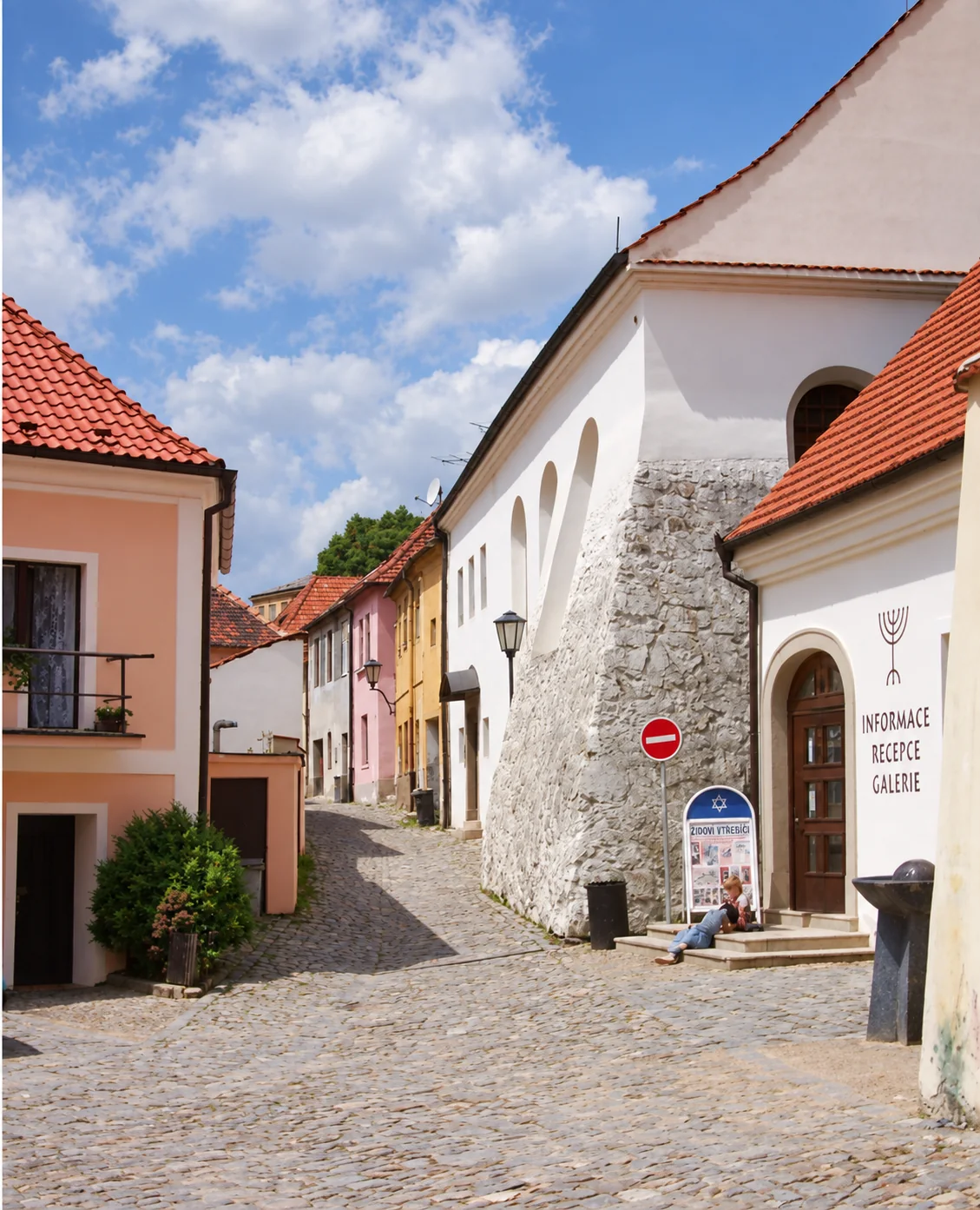 Zadní synagoga a ulička židovské čtvrti v Třebíči